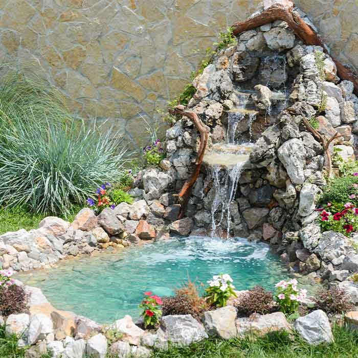 Naturstein Brunnen